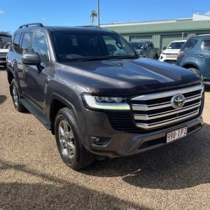 MY23 TOYOTA LANDCRUISER 300 VX- Fit the whole family in and drive in comfort