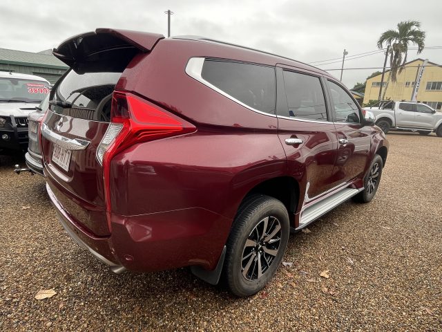 MY19 MITSUBISHI PAJERO SPORT EXCEED WAGON DIESEL - sleek family wagon at the right price! - Image 2