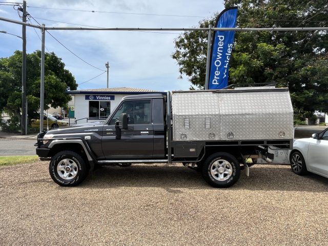 MY16 TOYOTA LANDCRUISER GXL SINGLE CAB 4WD UTILITY GREY + lockable tray box - perfect tradie or work ute! - Image 2