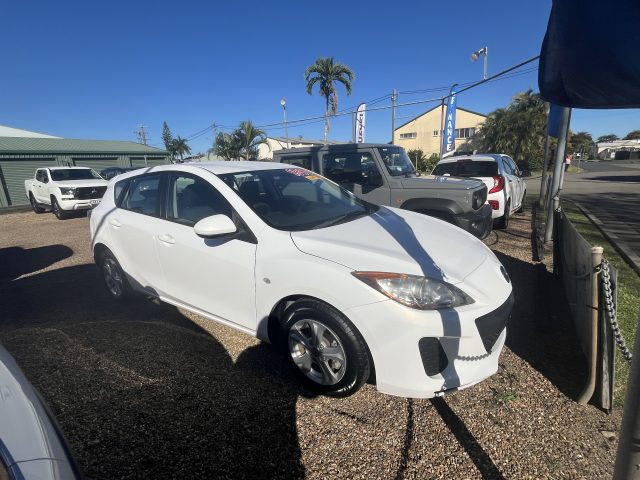 MY11 MAZDA 3 NEO HATCH AUTO 2WD PULP White - Good condition hatchback with zippy maneuverability and fuel economy! - Image 4