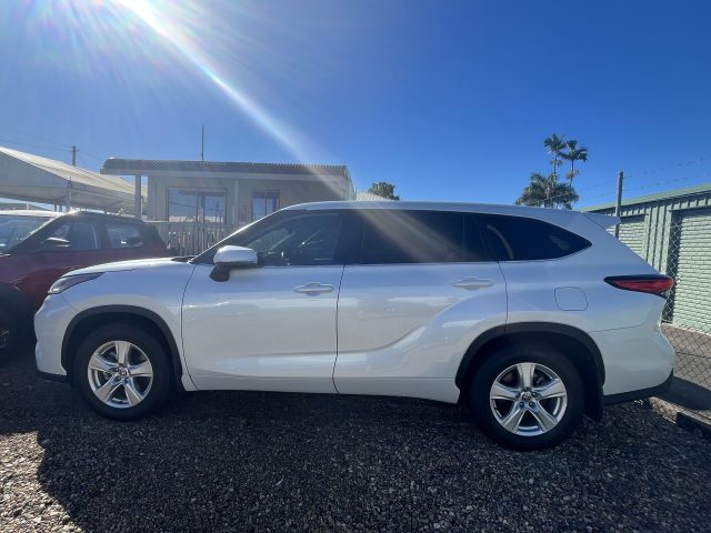 MY22 TOYOTA KLUGER GX WAGON PULP AUTO 4WD White - Excellent pre owned condition with low kms! - Image 6