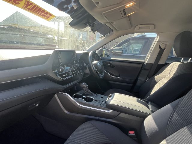 MY22 TOYOTA KLUGER GX WAGON PULP AUTO 4WD White - Excellent pre owned condition with low kms! - Image 7
