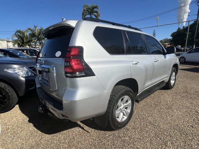 MY23 TOYOTA PRADO GXL 4WD AUTO PULP Silver - Prado prestige and reliability with super LOW KMS!! - Image 4