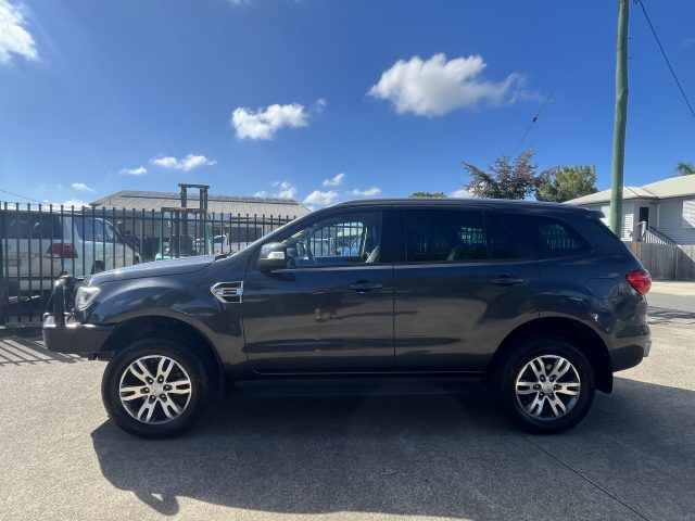 MY20 FORD EVEREST TREND SUV AUTO DIESEL 4WD Black - well maintained, low kms and spacious interior!
