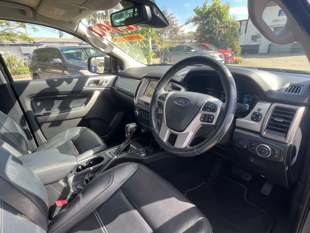 MY20 FORD EVEREST TREND SUV AUTO DIESEL 4WD Black - well maintained, low kms and spacious interior! - Image 6