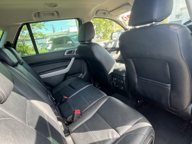 MY20 FORD EVEREST TREND SUV AUTO DIESEL 4WD Black - well maintained, low kms and spacious interior! - Image 7