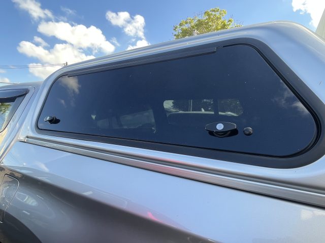 MY22 MITSUBISHI TRITON GLS DOUBLE CAB UTILITY AUTO 4WD DIESEL Silver - Low KMs and Excellent condition!! - Image 5