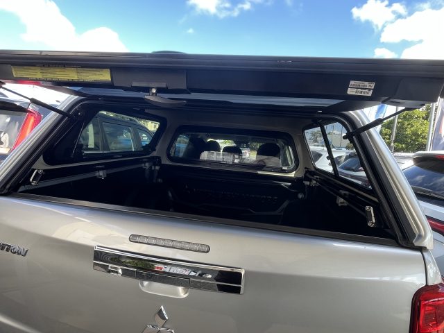 MY22 MITSUBISHI TRITON GLS DOUBLE CAB UTILITY AUTO 4WD DIESEL Silver - Low KMs and Excellent condition!! - Image 6