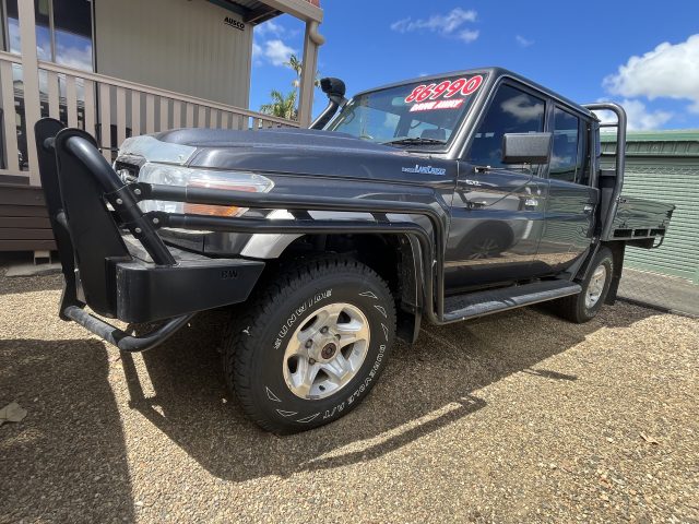 MY17 TOYOTA LANDCRUISER GXL DCC 4WD MANUAL Grey - Solid workhorse in great used condition! - Image 2