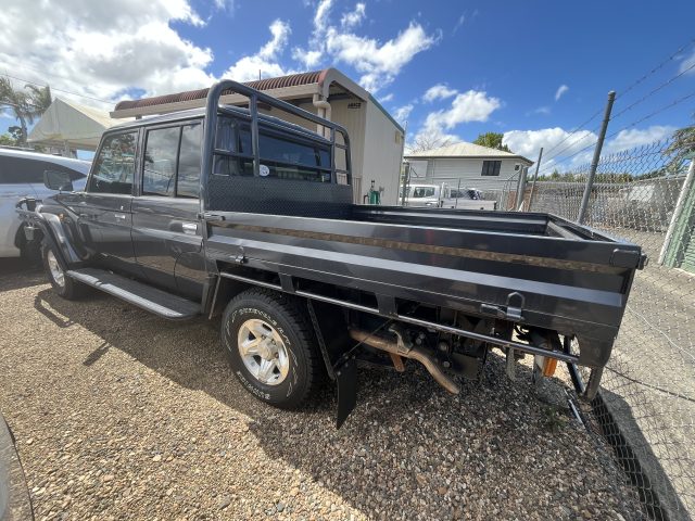 MY17 TOYOTA LANDCRUISER GXL DCC 4WD MANUAL Grey - Solid workhorse in great used condition! - Image 3