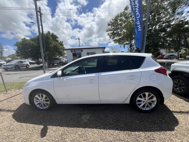 MY15 TOYOTA COROLLA ASCENT SPORT HATCH PULP AUTO White - great condition and zippy fuel economy!