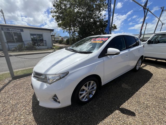 MY15 TOYOTA COROLLA ASCENT SPORT HATCH PULP AUTO White - great condition and zippy fuel economy! - Image 2