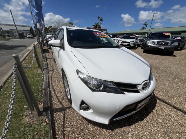 MY15 TOYOTA COROLLA ASCENT SPORT HATCH PULP AUTO White - great condition and zippy fuel economy! - Image 3