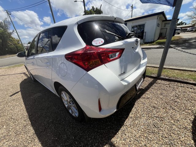 MY15 TOYOTA COROLLA ASCENT SPORT HATCH PULP AUTO White - great condition and zippy fuel economy! - Image 6
