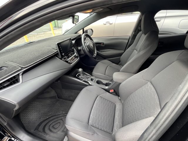 MY18 TOYOTA COROLLA ASCENT HATCH AUTO PULP Black - excellent condition, fuel economy and super low kms! - Image 5