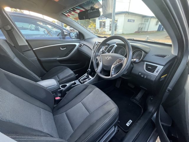 MY15 HYUNDAI I30 HATCH AUTO PULP - Great first car, super fuel efficiency! - Image 4
