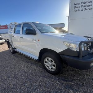 MY12 TOYOTA HILUX SR DOUBLE CAB DIESEL 4WD MANUAL White - great value, well maintained ute!
