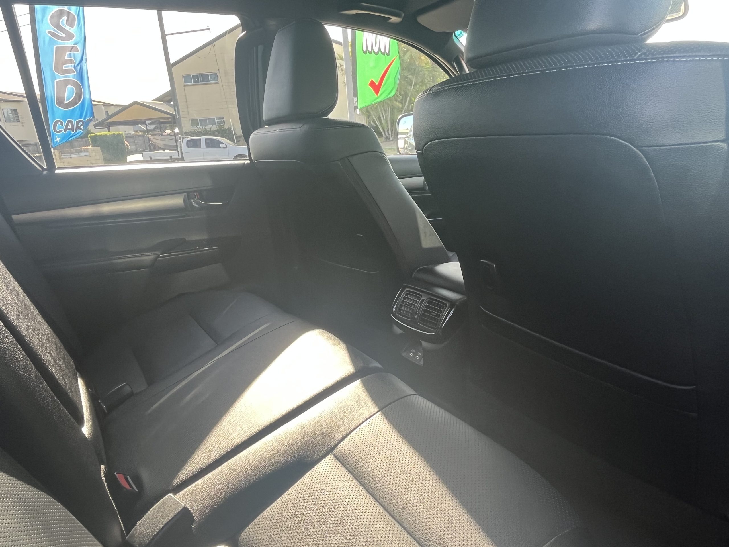 MY25 TOYOTA HILUX ROGUE 4WD AUTO DIESEL - Super Low Kms, packed with features AND Toyota Certified Pre-Owned!! - Image 5