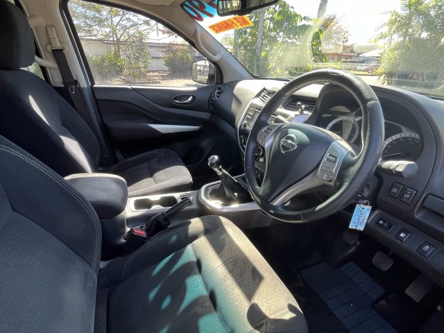 MY15 NISSAN NAVARA DUALCAB MANUAL 4WD SILVER - Good condition at an unbeatable price! - Image 5