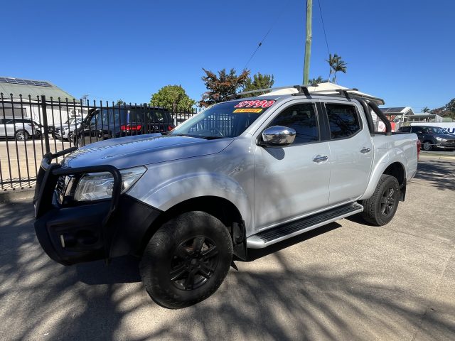 MY15 NISSAN NAVARA DUALCAB MANUAL 4WD SILVER - Good condition at an unbeatable price! - Image 3