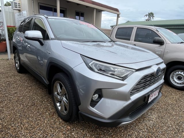 MY21 TOYOTA RAV4 GLX AUTO WAGON PULP Silver Sky - excellent condition, spacious and fuel efficient! - Image 2