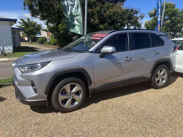 MY21 TOYOTA RAV4 GLX AUTO WAGON PULP Silver Sky - excellent condition, spacious and fuel efficient! - Image 7